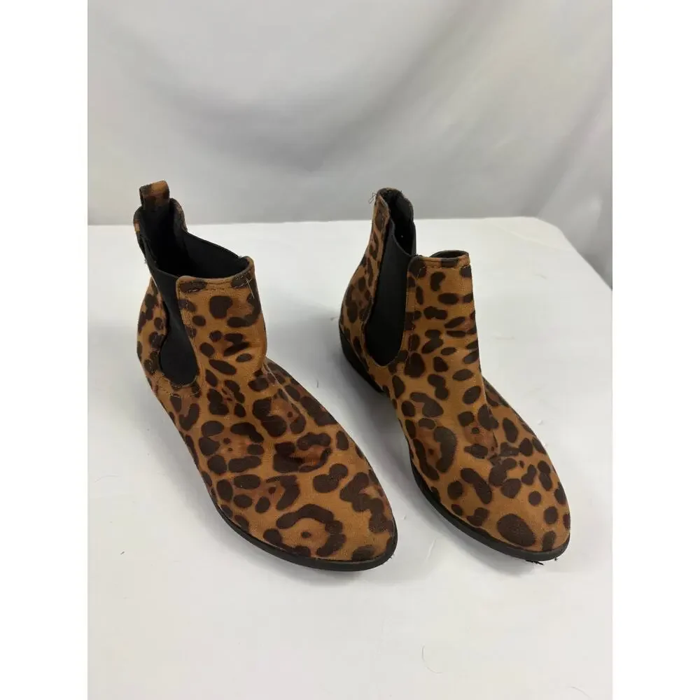 Bamboo Leopard Print Pull on Booties Size 6